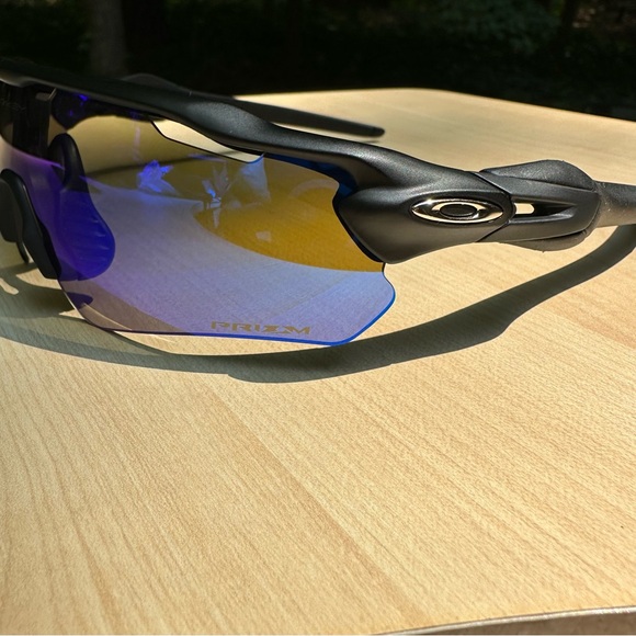Black OAKLEY sunglasses with 3 PRIZM lenses NIB with box, bag & case RADAR EV - Picture 1 of 9